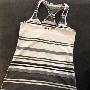 Lululemon size 6/s EUC